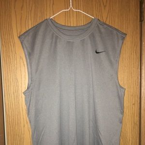 Nike Dry Fit Sleeveless Shirt. Size Large